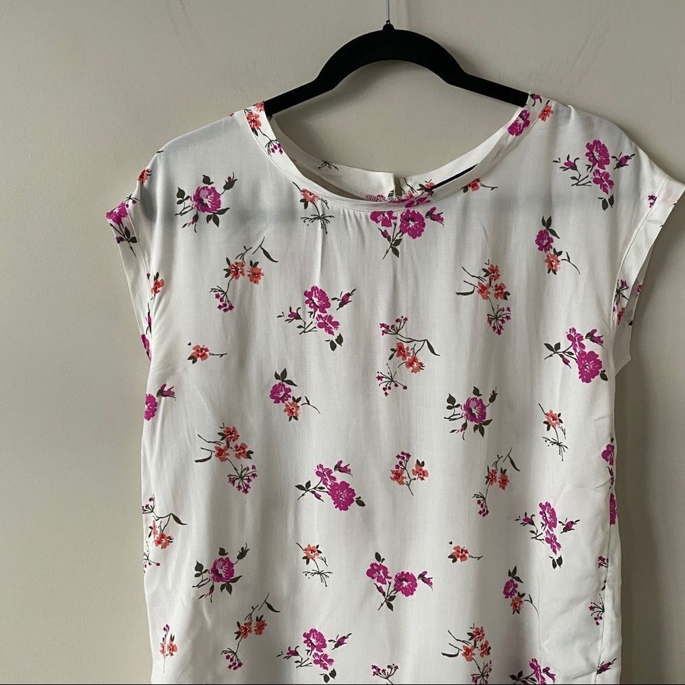 ABERCROMBIE & Fitch Floral Button Back Top - Picture 5 of 10